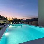 Luxurioese Ferienvilla Mit Privatem Pool By Interhome *